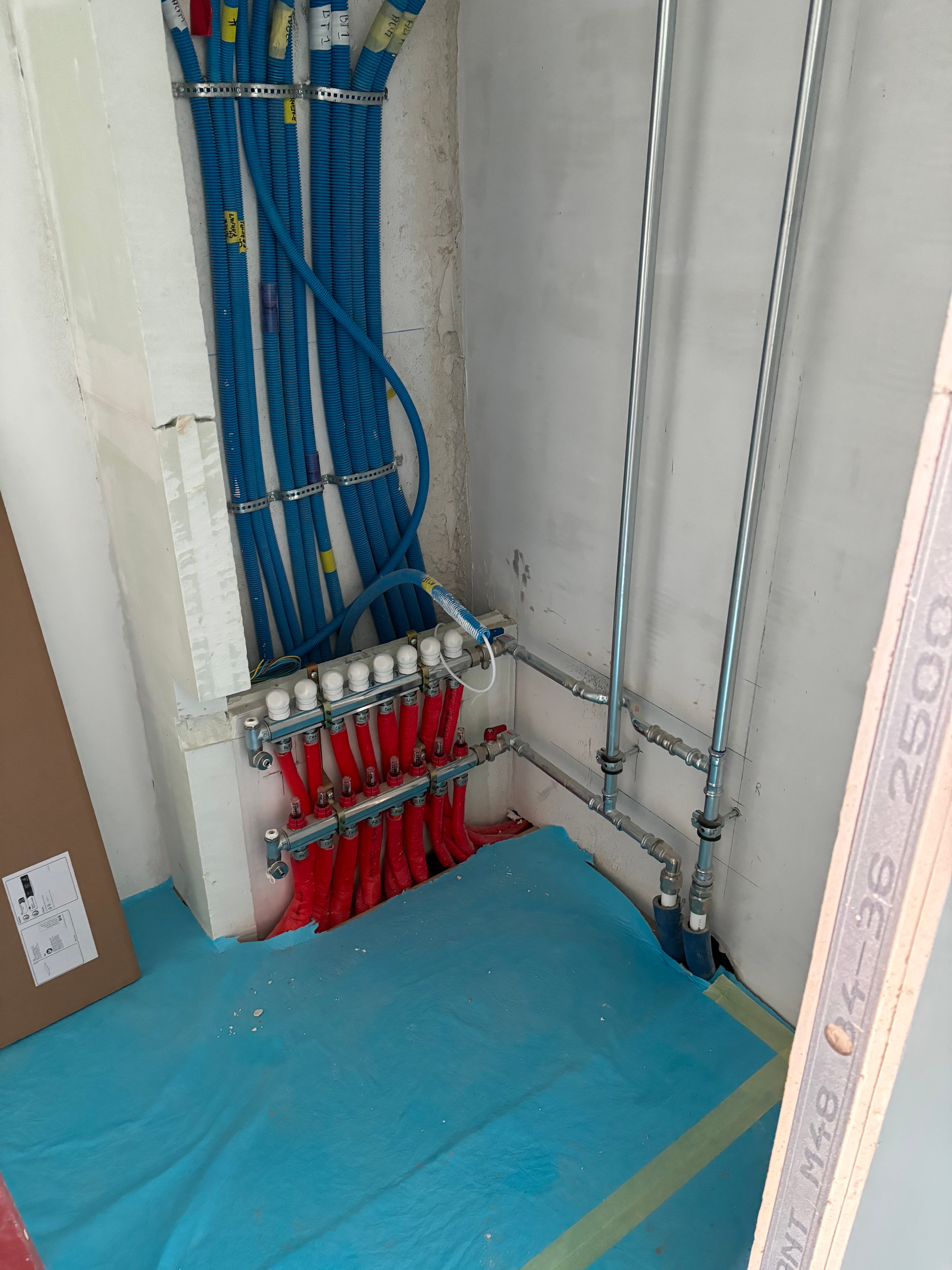 Installation de chauffe eau au sol hydraulique