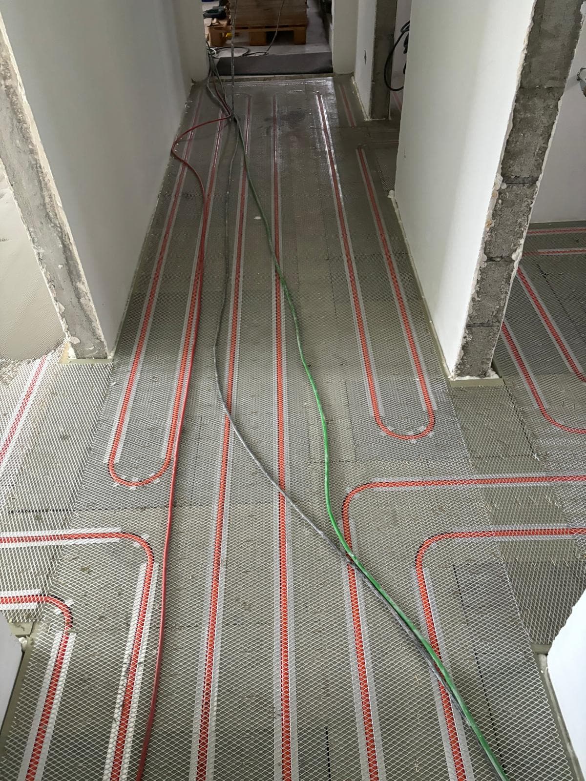 Installation de chauffe eau au sol hydraulique