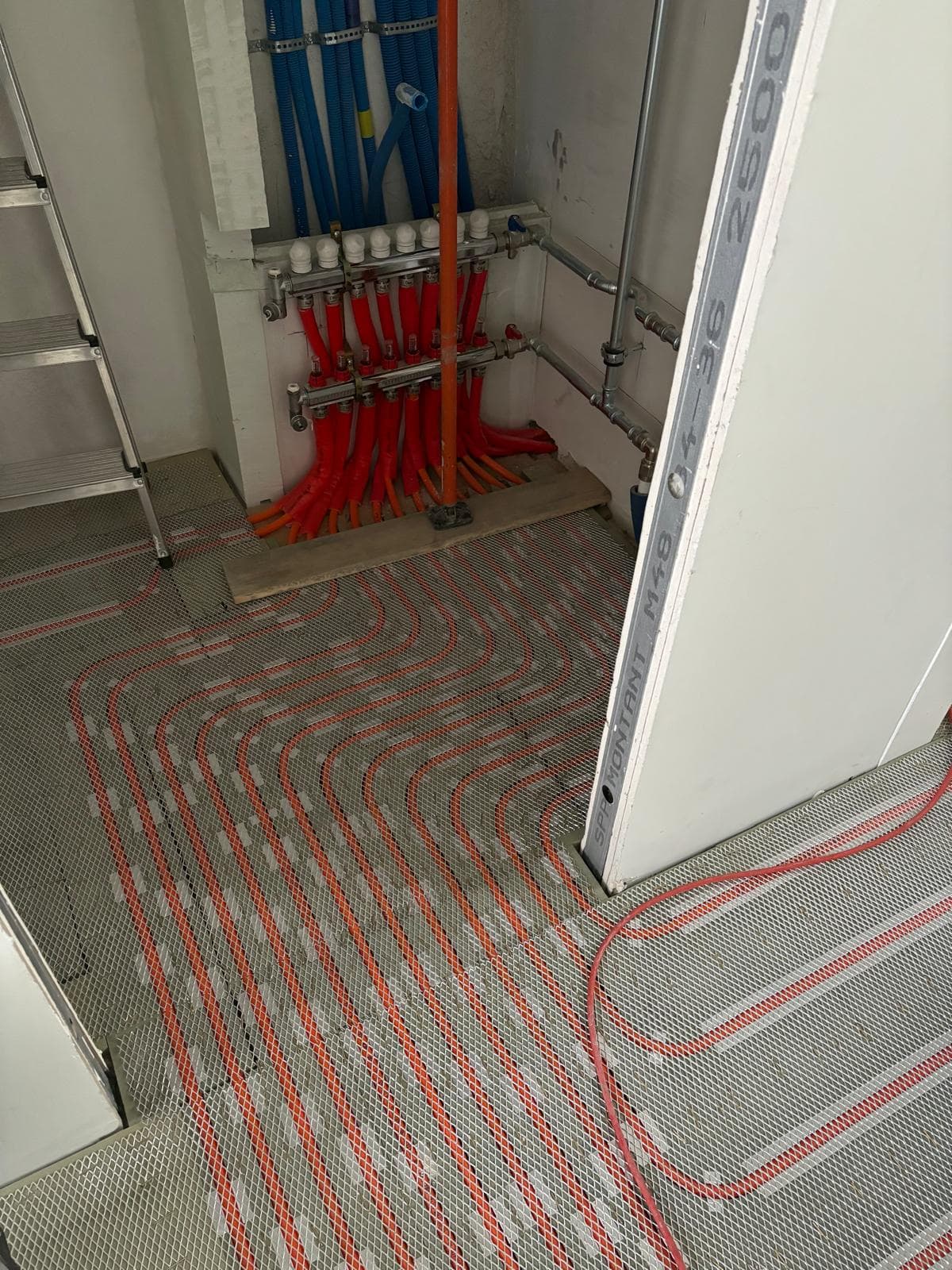 Installation de chauffe eau au sol hydraulique