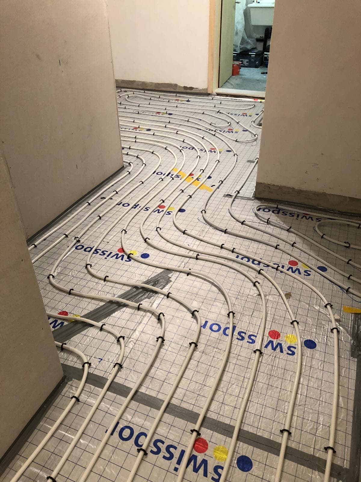 Installation de chauffe eau au sol hydraulique